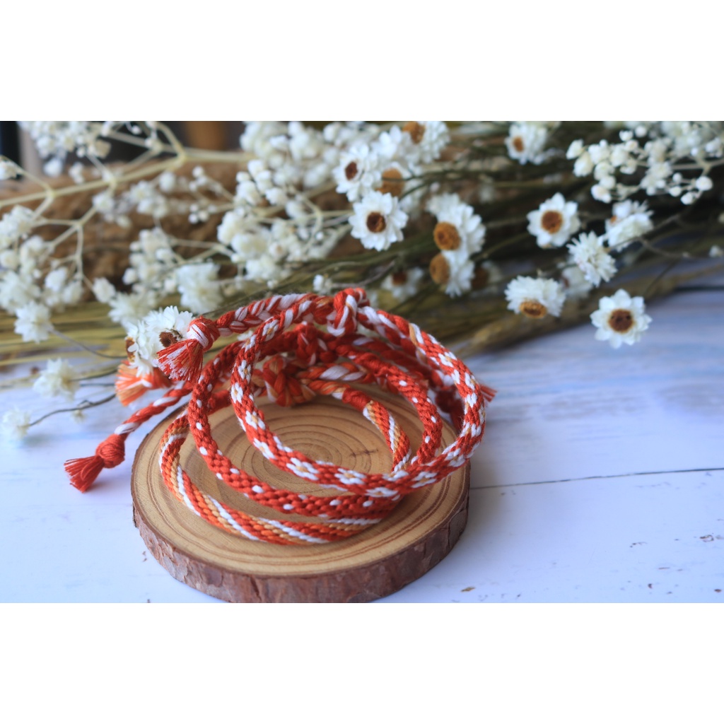 Vòng tay chân handmade kumihimo tông đỏ, làm bằng chỉ có thấm nước
