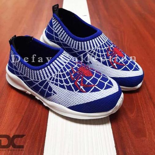 Giày Slip on Hình Người Nhện Màu Xanh Dương Và Trắng Cho Bé Trai -DGL.20Ja22L