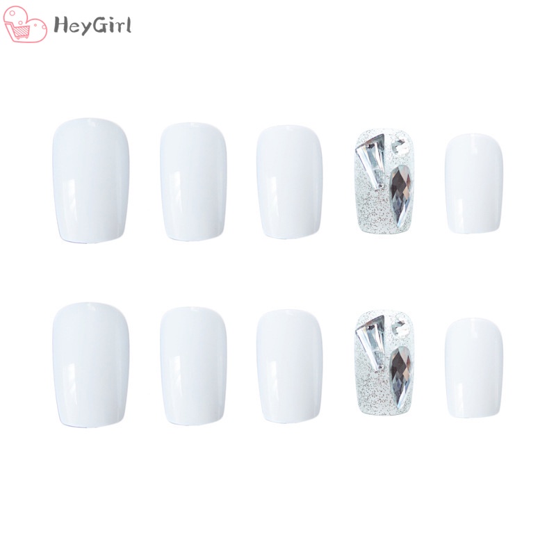 Set 24 Móng Tay Giả Đính Đá Dễ Thương Cho Nữ