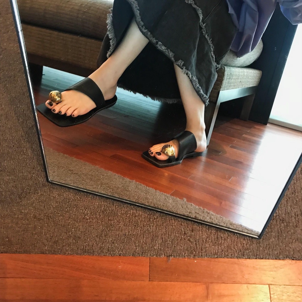 Boccalook Giày Sandal Đế Phẳng Mũi Vuông Khóa Kim Loại Cá Tính Cho Nữ