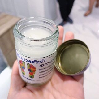 Dầu xoa bóp huyệt bàn chân thái lan