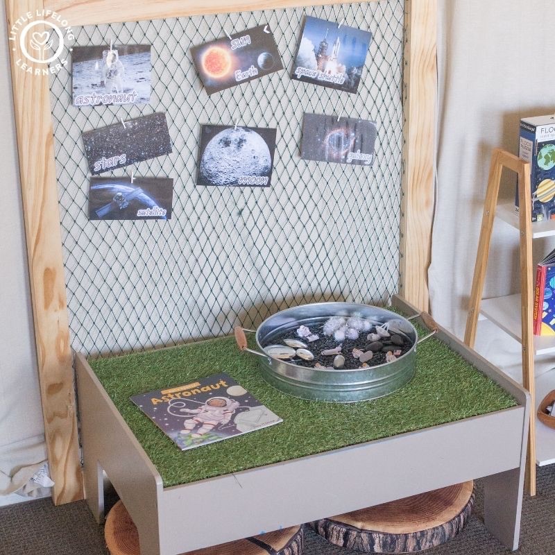 Bàn Ánh Sáng Cho Bé Có Gương 3 Cánh Đồ Chơi Phát Triển Trí Tuệ