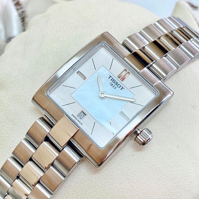 Đồng hồ nữ Tissot 1853 T090.310.11.111.01 23x28mm, máy Swiss Made, lịch ngày, kính Sapphire tinh tế thanh lịch