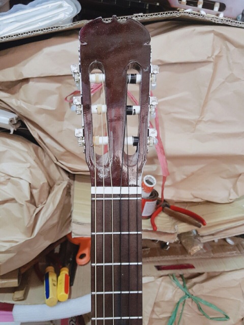 Đàn guitar classic dành cho mới tập chơi