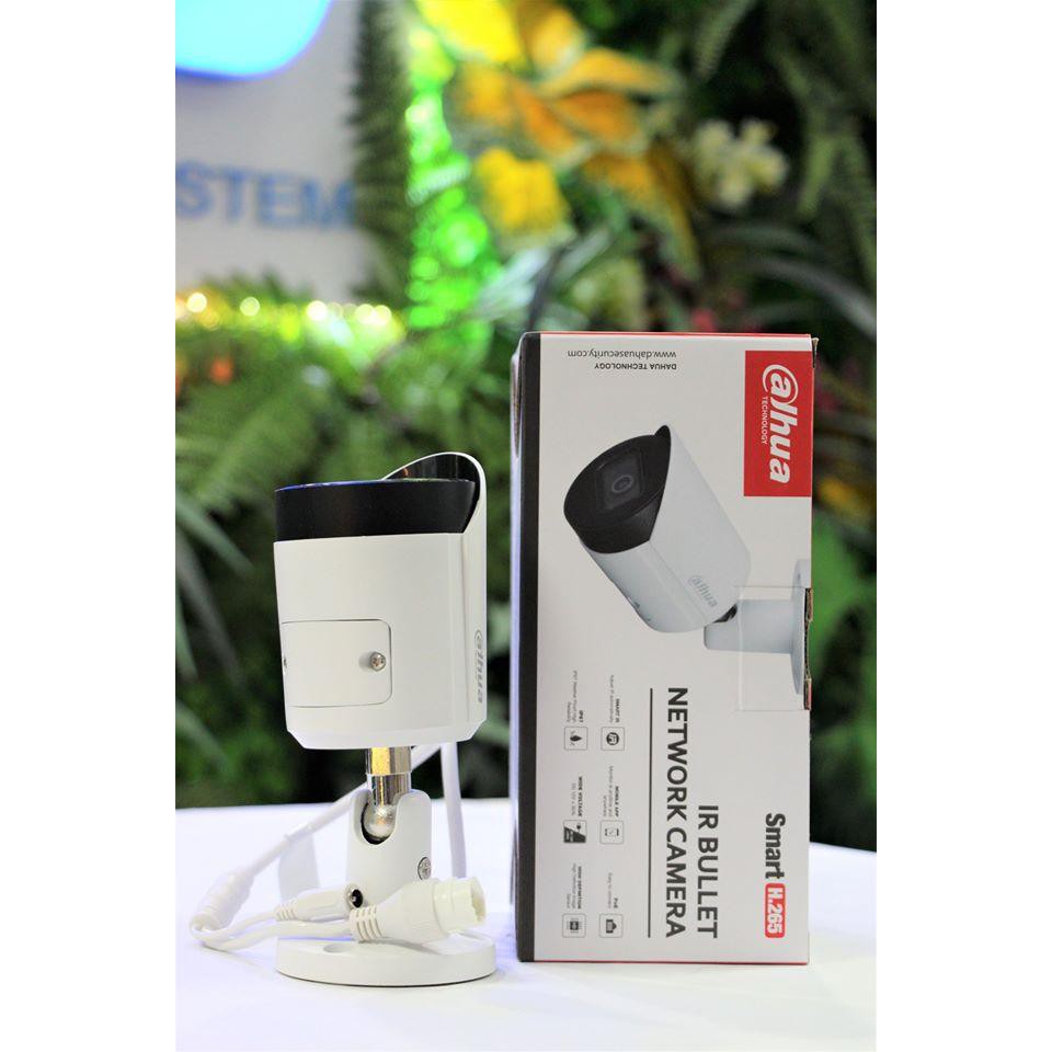 Camera IPC Dahua 2230SP-S-S2 Thân có hỗ trợ khe cắm thẻ nhớ, P2P Stalight ban đêm có màu ở điều kiện ánh sáng yếu.