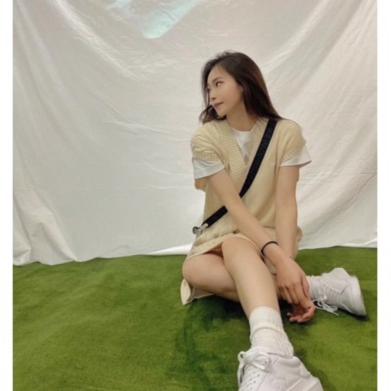 Áo gile len màu be Jennie BLACKPINK yêu thích - HÀNG CÓ SẴN