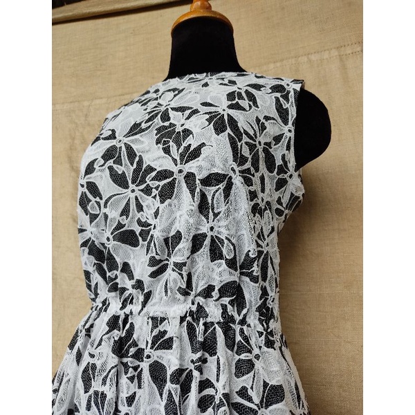 Đầm ren Hàn size M