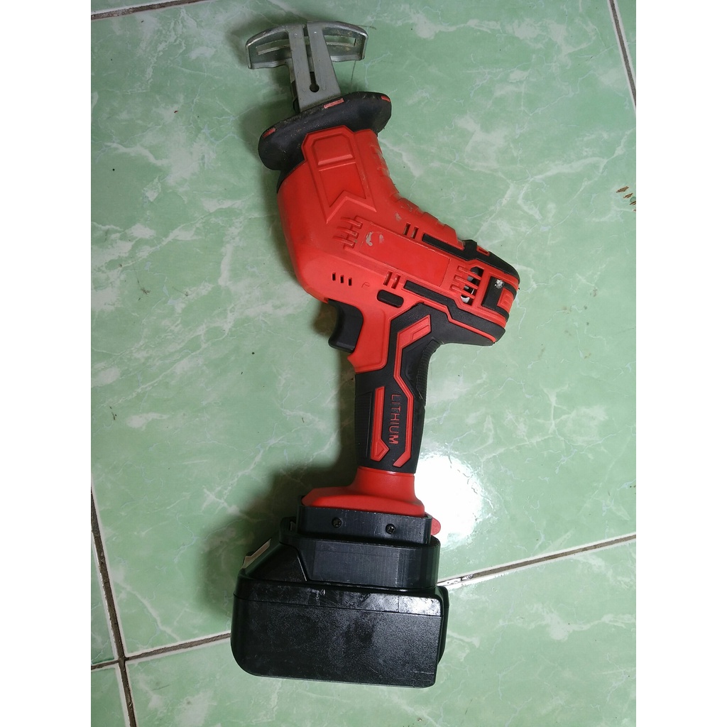 Đế chuyển makita chọt sang trượt có gờ