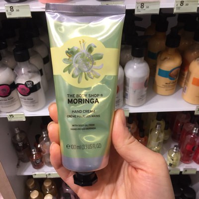 Kem bảo vệ tay của THE BODY SHOP 100ml Hoa Hồng/sợi lanh/Bơ hạt dẻ/Gỗ cay/xạ hương trắng dưỡng ẩm bổ sung nước