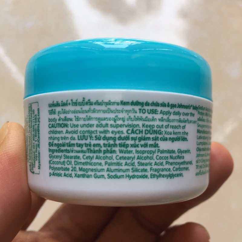 Kem nẻ Johnson Baby chống khô nẻ mùa đông cho bé 50g