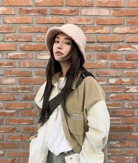Mũ bucket lông cừu - màu đen