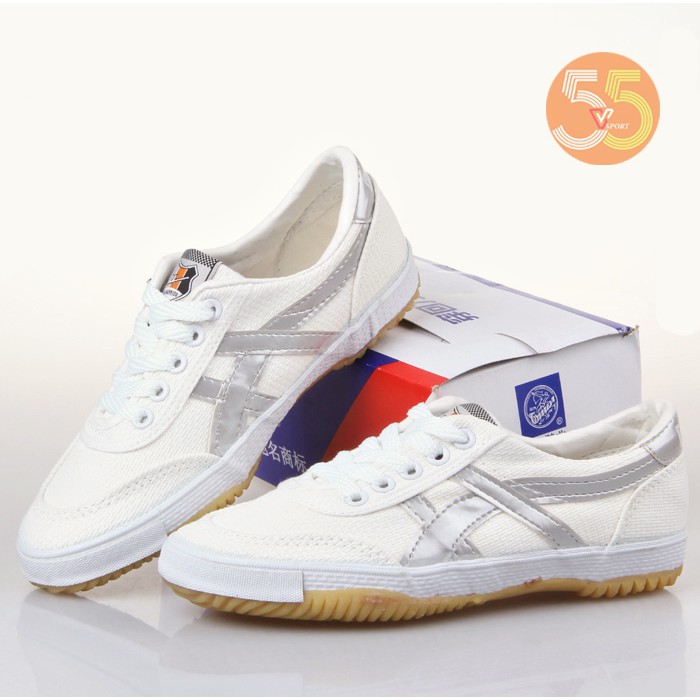 GIÀY WARRIOR bata tàu [CHÍNH HÃNG] màu trắng sọc bạc (Giống hình 100%) | BigBuy360 - bigbuy360.vn