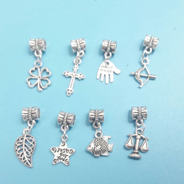 1 chiếc mặt treo vòng