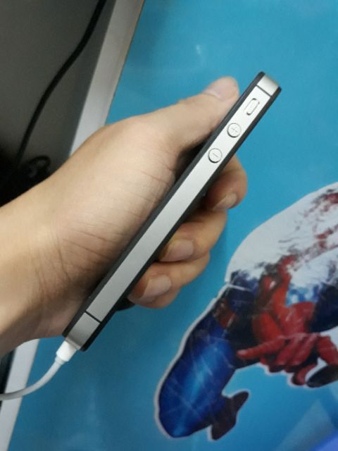 Điện thoại iphone 4S và iphone  4 Quốc tế  zin đẹp chính hãng /Giao tận nhà/ máy có bảo hành ạ | BigBuy360 - bigbuy360.vn