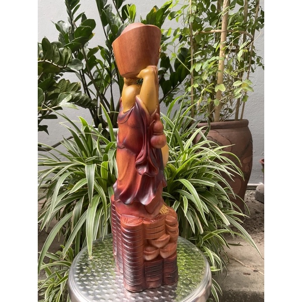 Tượng phật di lặc dâng vàng gỗ hương cao 50cm