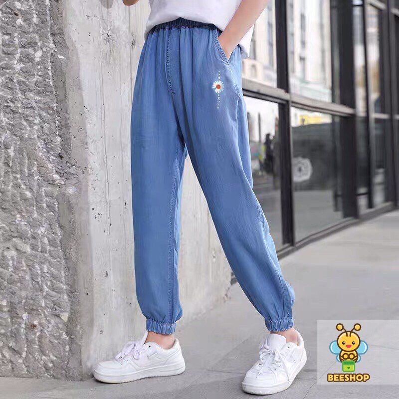 Quần bò hoa cúc cho bé giá chất jean giấy cao cấp bigsize Beeshop H2114