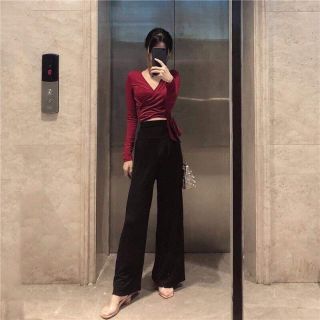Áo croptop cổ V buộc nơ eo