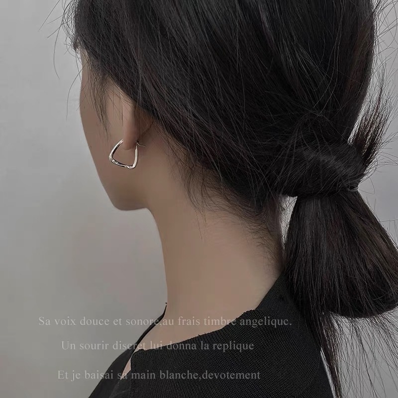 Bông Tai Nữ Hình Bầu Dục Cá Tính Mạ Bạc 925 LILY STORE