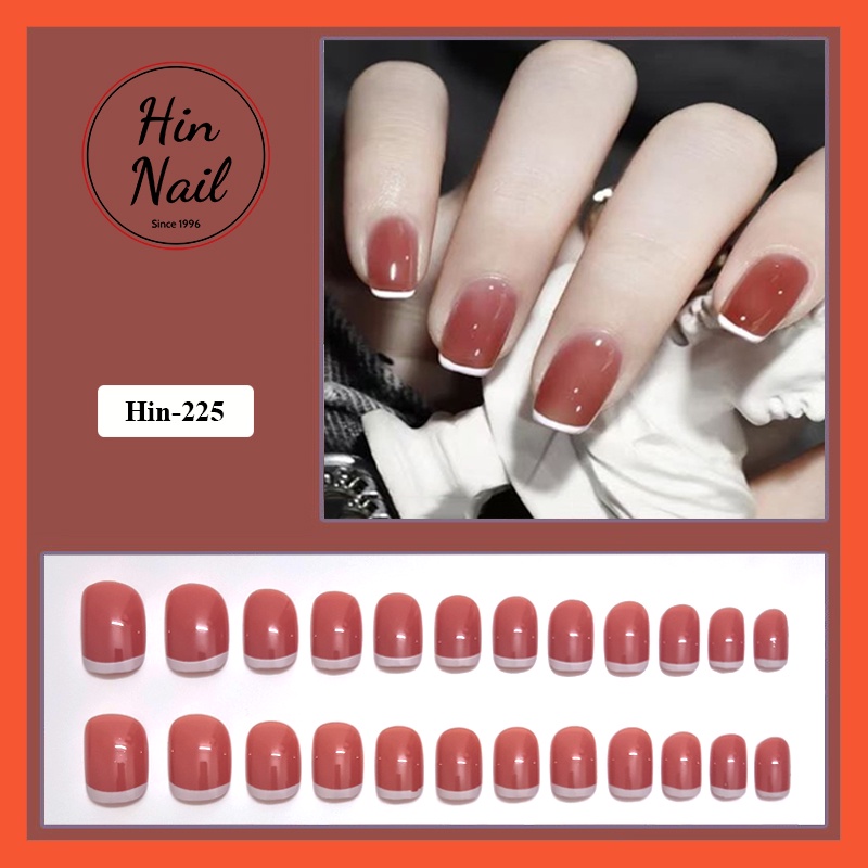 Móng tay giả hin nail form ngắn sơn đỏ đầu kẻ trắng