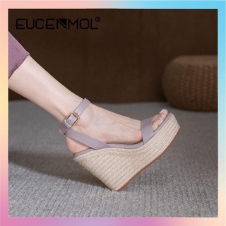 Giày sandal đế xuồng đan cói thời trang mùa hè