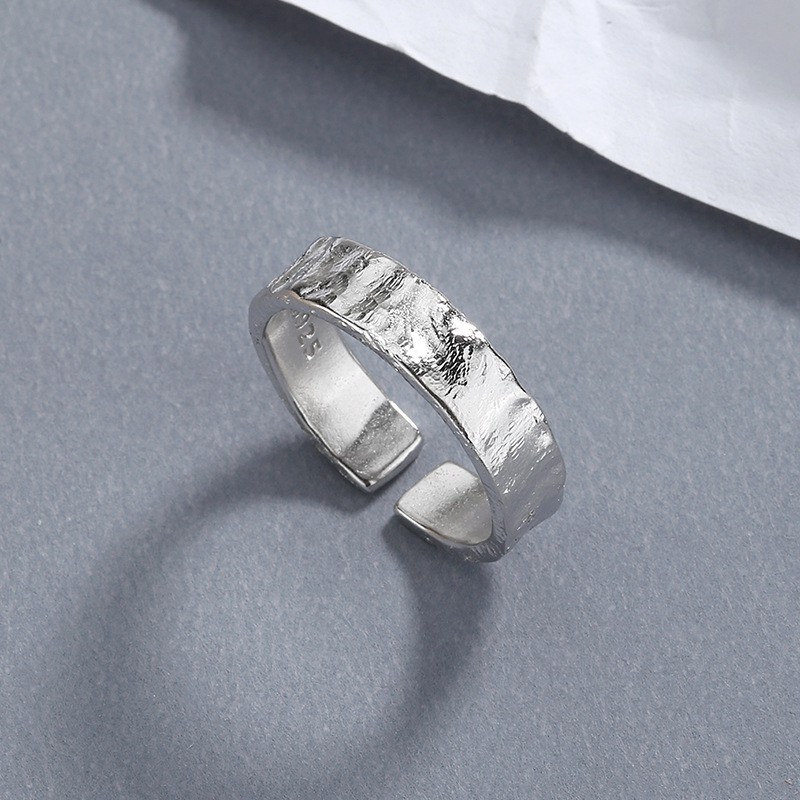 Nhẫn nam nữ unisex tròn Vân đá Asta Accessories màu bạc thời trang chất liệu Titan đẹp đơn giản không gỉ - Nhẫn Vân đá