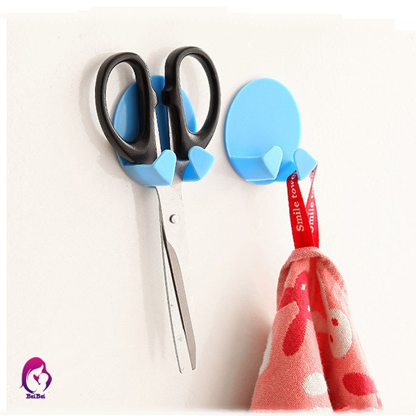 ♦♦ 2Pcs Practical Self-AdheSive Power Plug Socket Holder Sticky Hooks Home Hotel Wall Hanger Storage