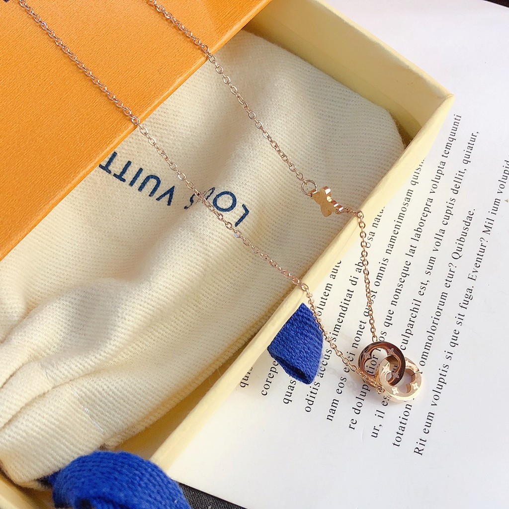 Dây chuyền bằng thép titan họa tiết hoa thời trang sành điệu cho nữ LV