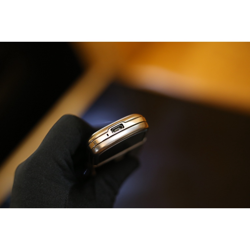 Điện Thoại 8800 Arte Cacbon