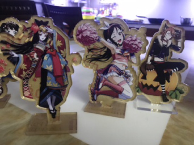 Đặt làm Tượng Trưng Bày/Standee Mica theo yêu cầu