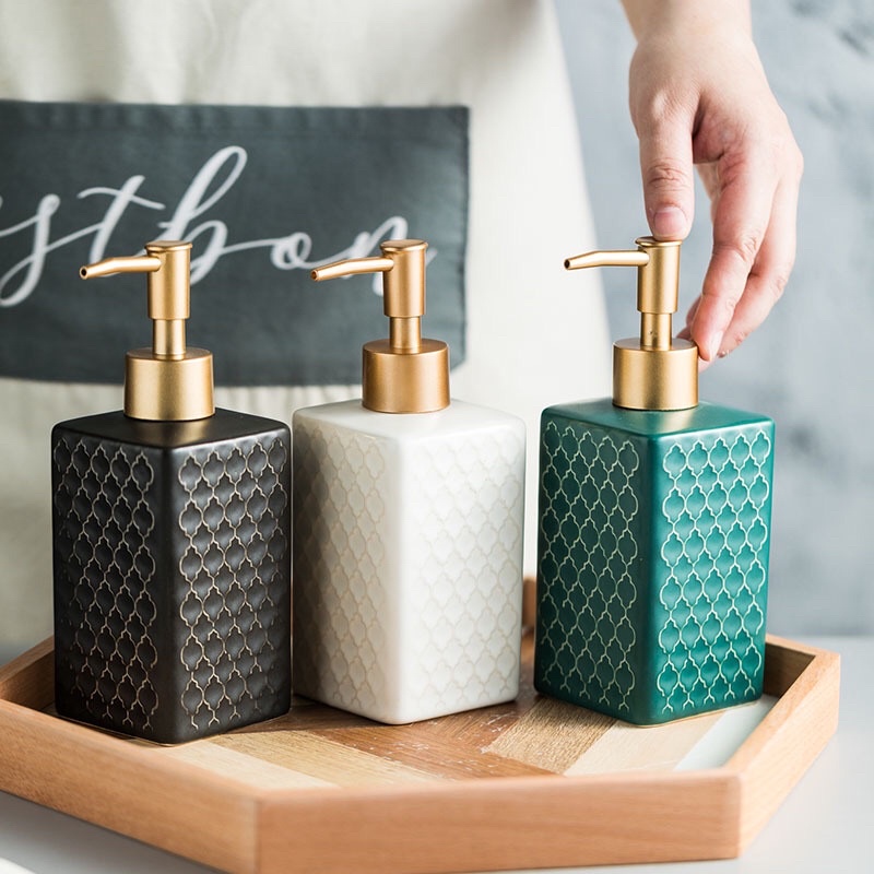 Bình đựng dầu gội, sữa tắm, nước rửa tay cao cấp dùng cho khách sạn, spa (vân kẻ caro, dung tích 360ml)
