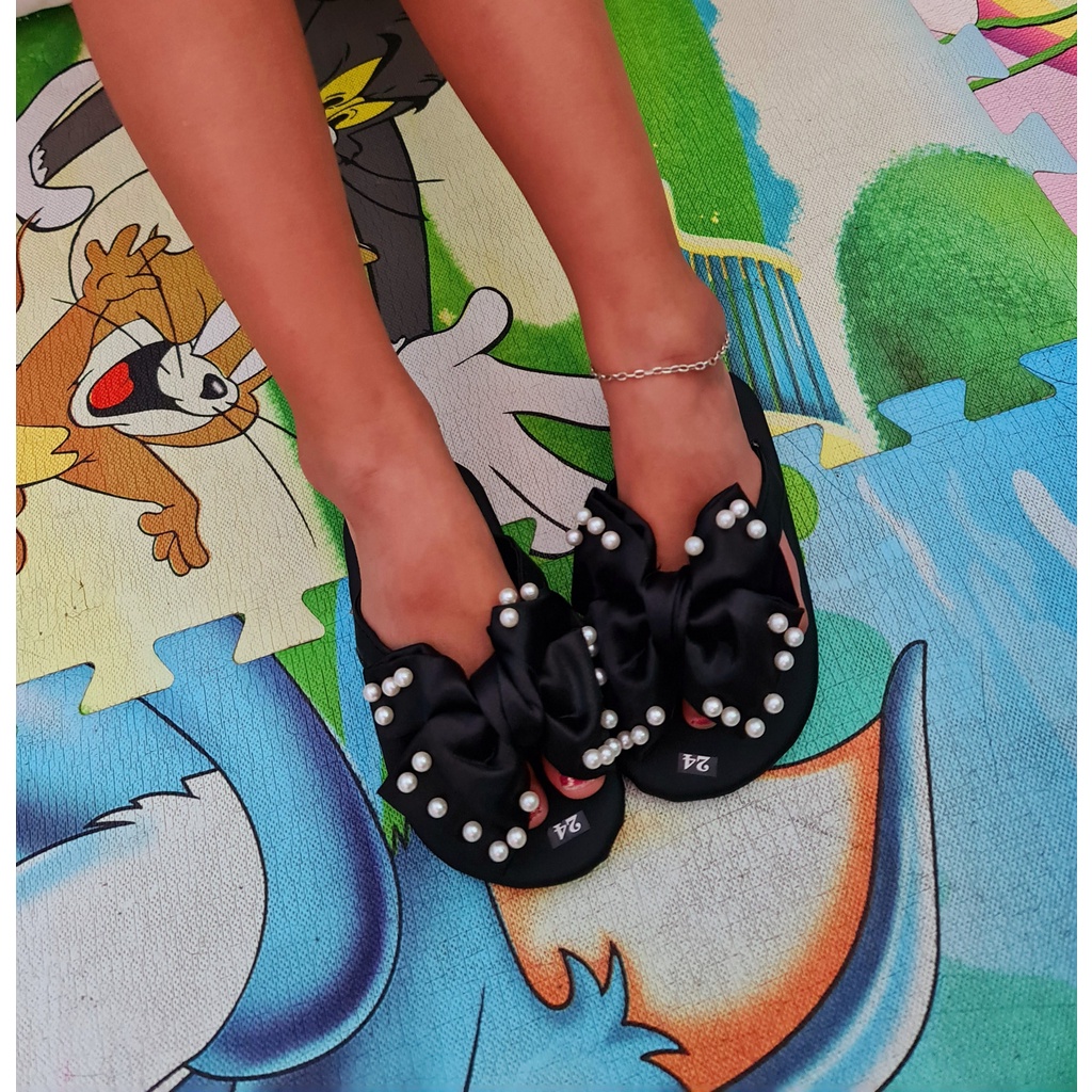 Dép kẹp đính nơ hạt châu cho bé gái màu đen