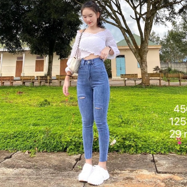 Set jeans dài co giãn tua lai + áo kiểu bẹt vai đắp chéo