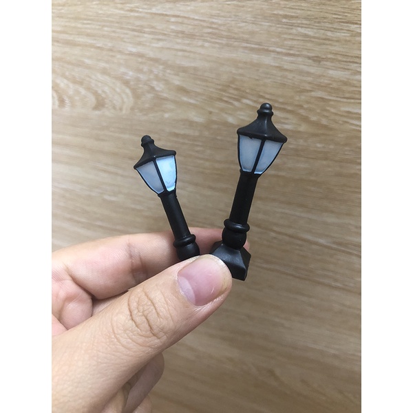 Mô hình đèn mini công bằng nhựa viên sắc màu trang trí tiểu cảnh, sân vườn, terrarium