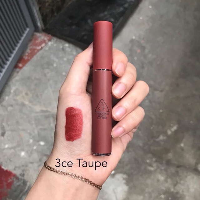 Son 3CE Velvet Lip Tint màu Taupe đỏ đất