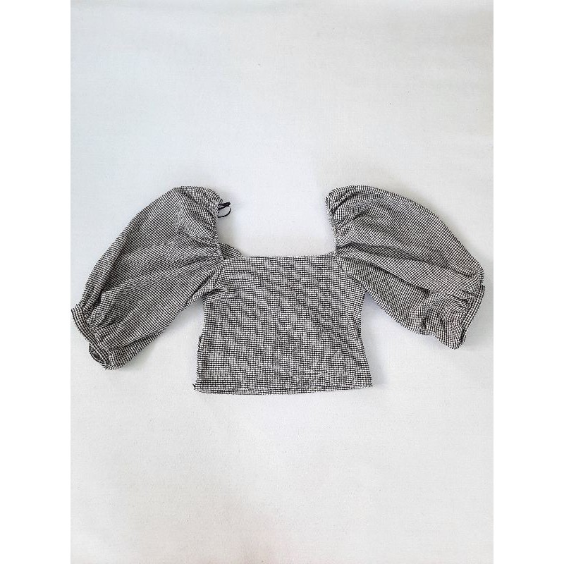 Áo croptop cổ lục giác MNG VNXK
