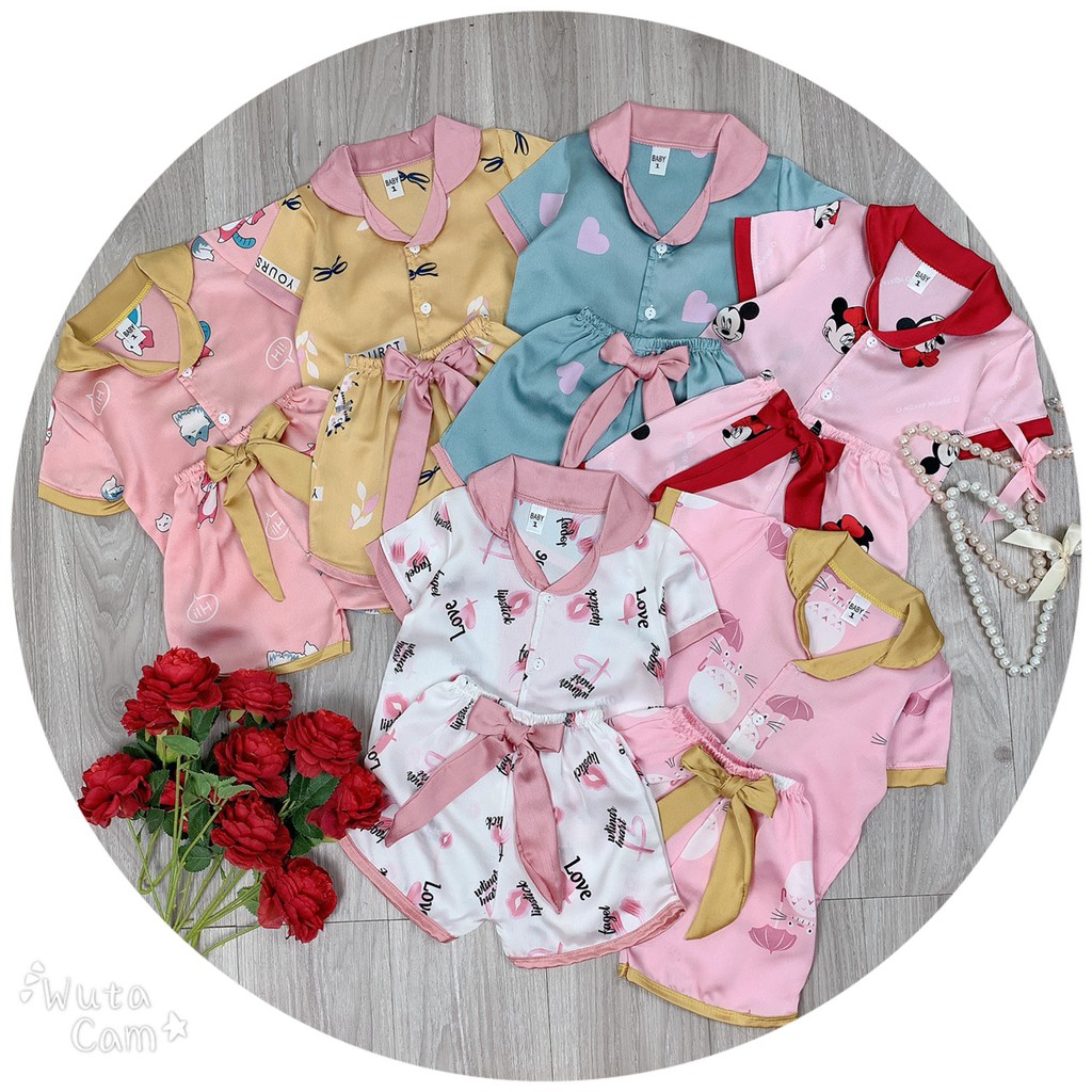 Bộ pijama lụa nơ nhiều hình bé gái