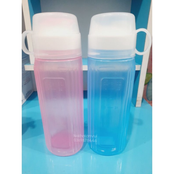 Bình nước kèm ly dung tích 1.2L