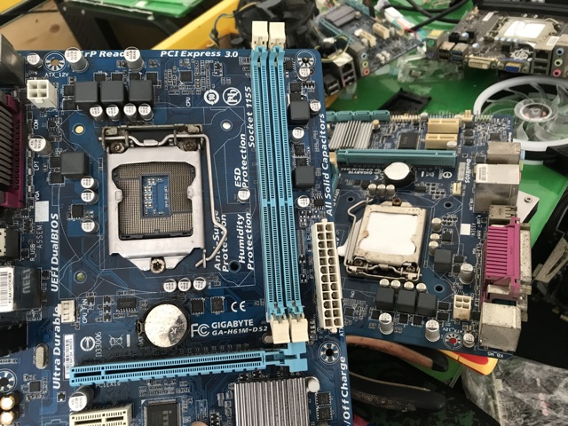 Combo Main H61 Giga kèm chip i5 2400