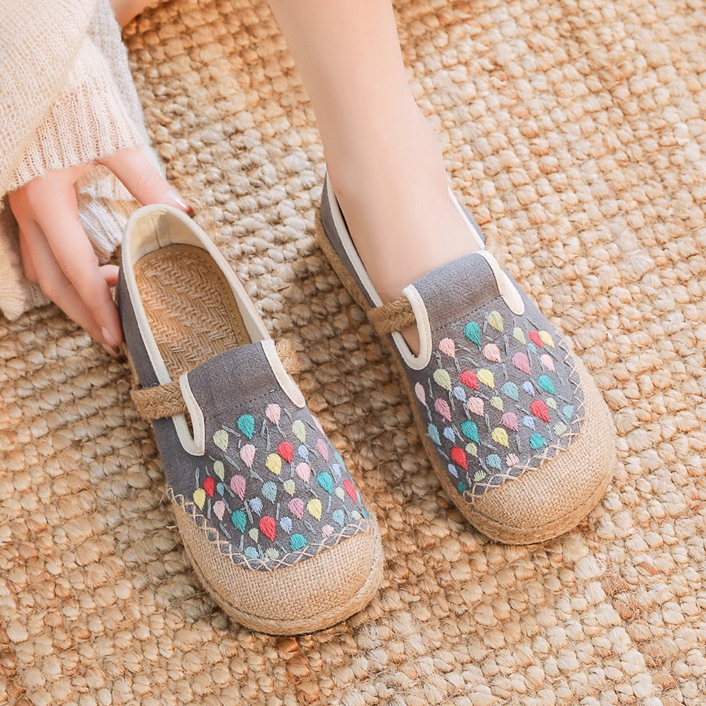 TAM29 Giày vải bố thêu