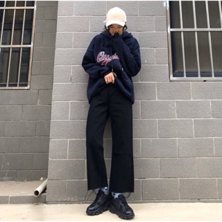 Quần jeans suông đen lì gấu tua rua