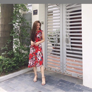 Váy hoa xoè tay bèo còn size S