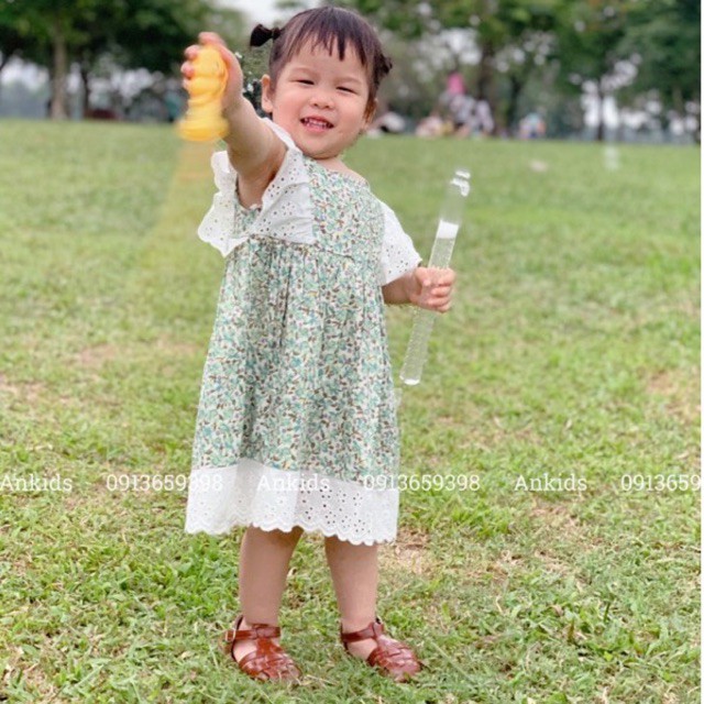 Váy hoa nhí xanh