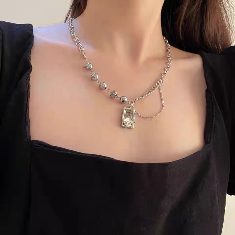 Dây Chuyền Mặt Vuông Đính Đá Thời Trang 19A1544