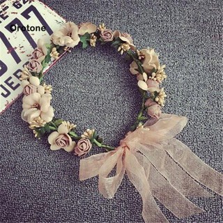 Vòng hoa đội đầu phong cách Boho làm đẹp cho cô dâu