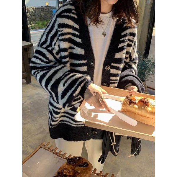 Áo khoác cardigan len lông thỏ hoạ tiết ngựa vằn Chaiko Studio
