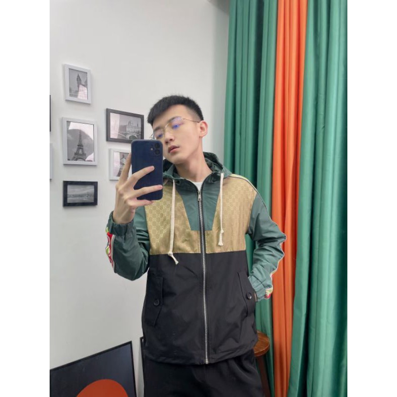 áo khoác nhẹ dài tay có mũ cho nam phối ba màu khác nhau cực thời trang Gucci GC