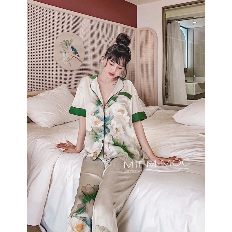 Bộ pijamma cộc tay hoa sen trắng lụa satin cao cấp quảng châu | BigBuy360 - bigbuy360.vn