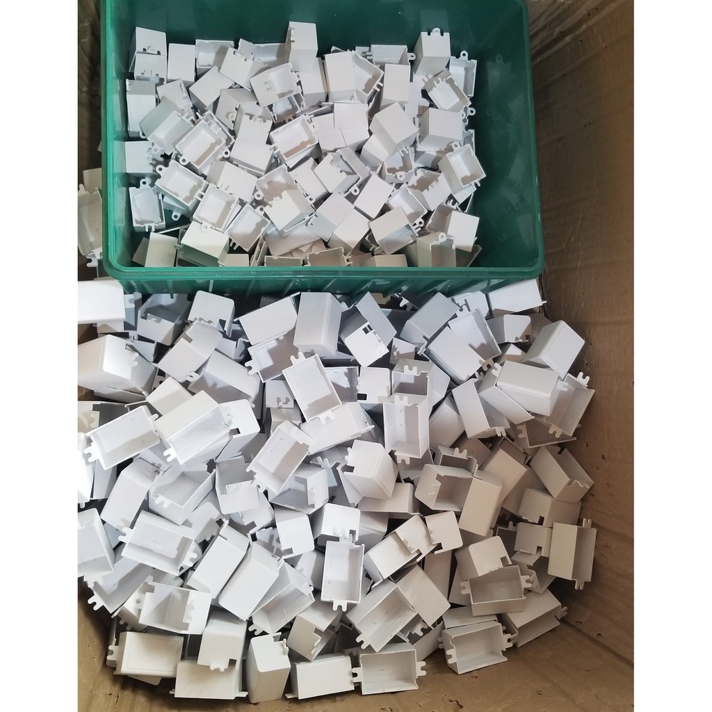 BOX NHỰA MINI 27*21*18mm KW5