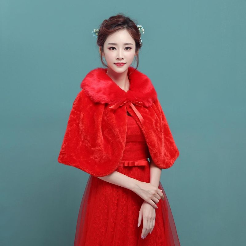Khăn choàng lông dày ấm áp sang trọng cho cô dâu