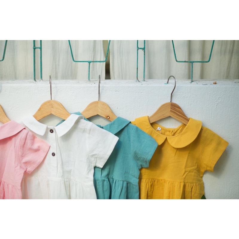 Đầm cho bé gái thiết kể cổ sen dễ thương chất linen cotton váy cho bé 1 2 3 4 5 6 7 8 9 tuổi thời trang trẻ em Chutbaby